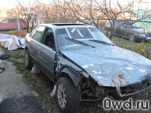 Битый автомобиль Audi 100