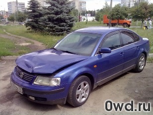 Битый автомобиль Volkswagen Passat