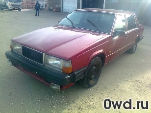 Битый автомобиль Volvo 740